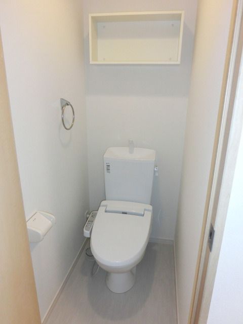 トイレ　洗浄便座です