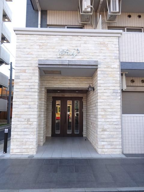 エントランス　★★重厚感のあるエントランス★★