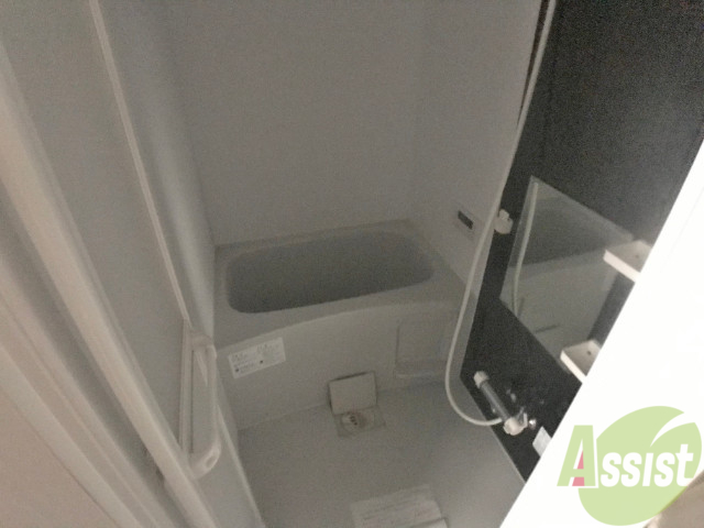 バス・シャワールーム　ゆったりくつろげる広さのあるお風呂となっております