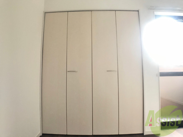 収納　高さ、奥行きともに大き目の収納が備わっておりますね