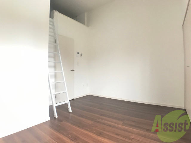 居室・リビング　日当りの良い、広めのお部屋となっております