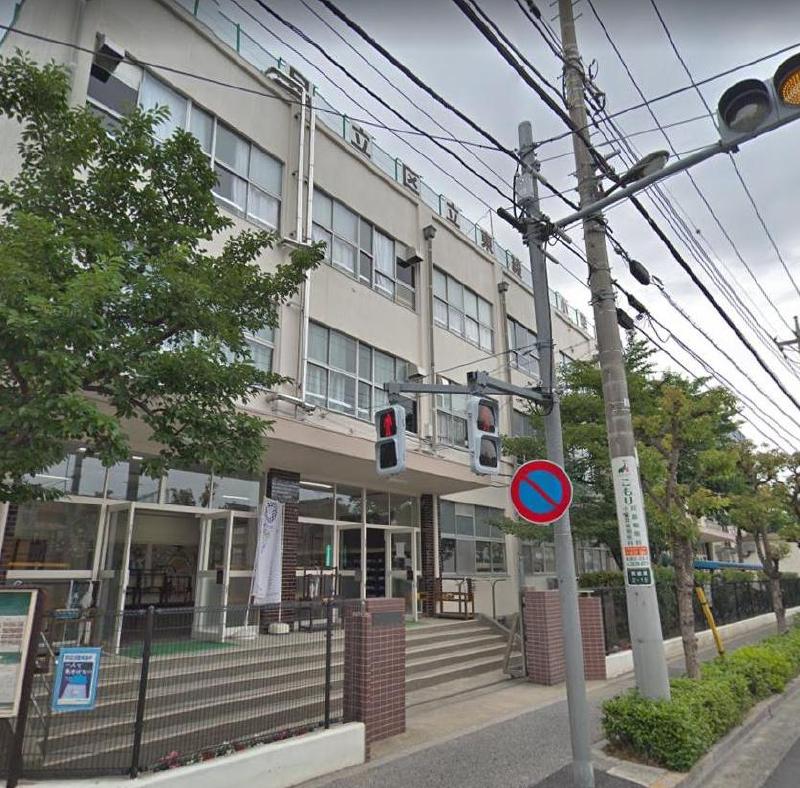 小学校　足立区立東綾瀬小学校（小学校）まで225m