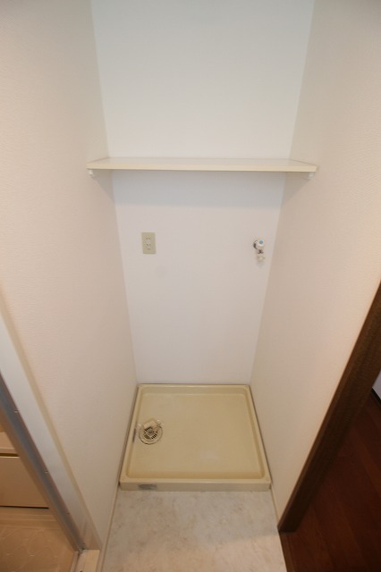 その他　洗濯機置場（別の部屋の写真です）