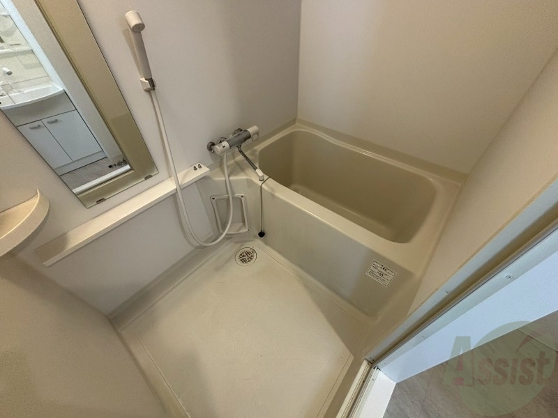 バス・シャワールーム　お風呂になります。一日の疲れを癒してくださいね。