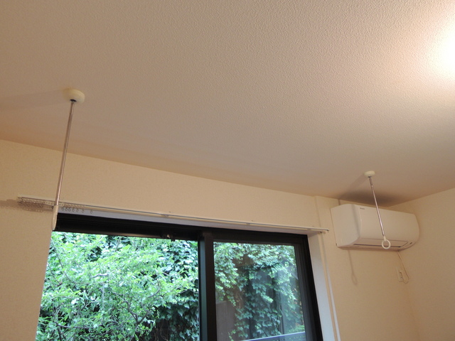 その他設備　★便利な室内物干しフック付き★