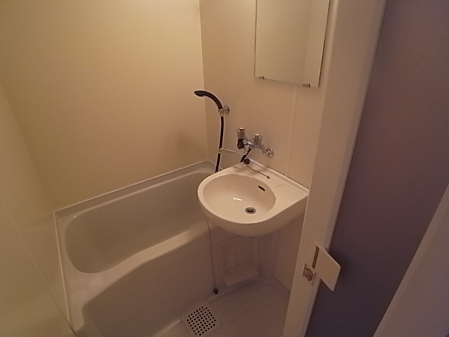 バス・シャワールーム　バスルーム