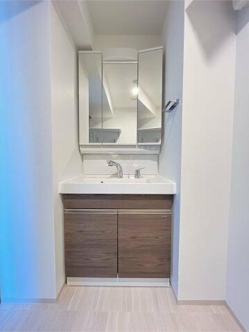 洗面設備　使いやすい洗面所です