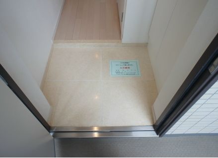 玄関　メインステージ田端参番館の玄関