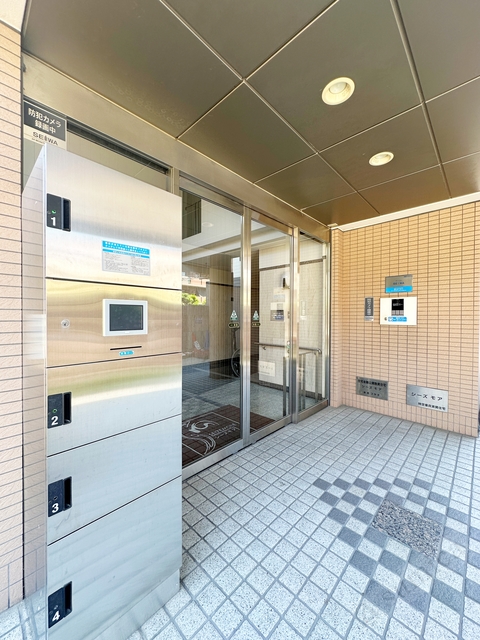 エントランス　便利な宅配ボックス完備♪♪