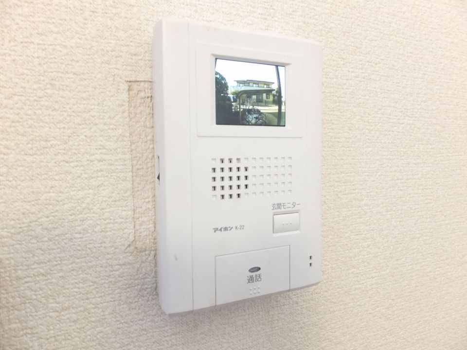 セキュリティ　カラーモニター付きインターフォンなら急な来客にも慌てません！