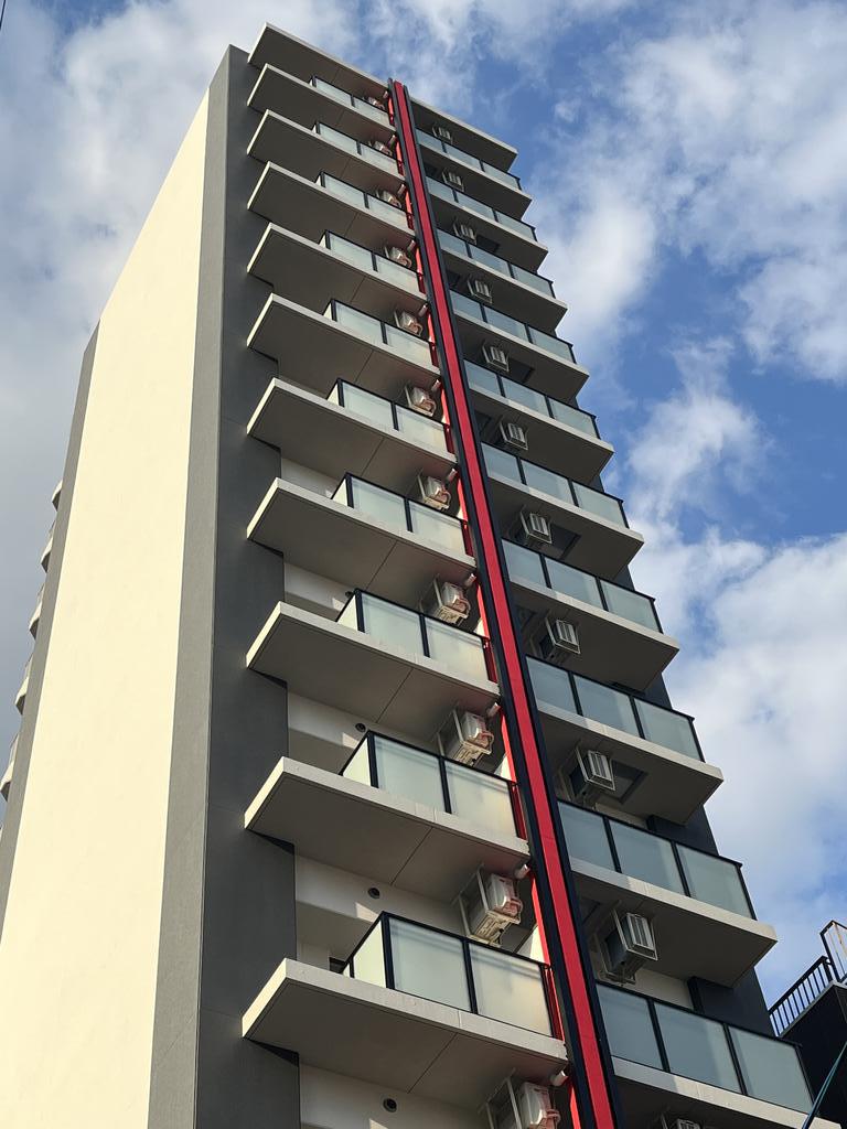 建物外観　※同タイプ・同モデルのものを使用