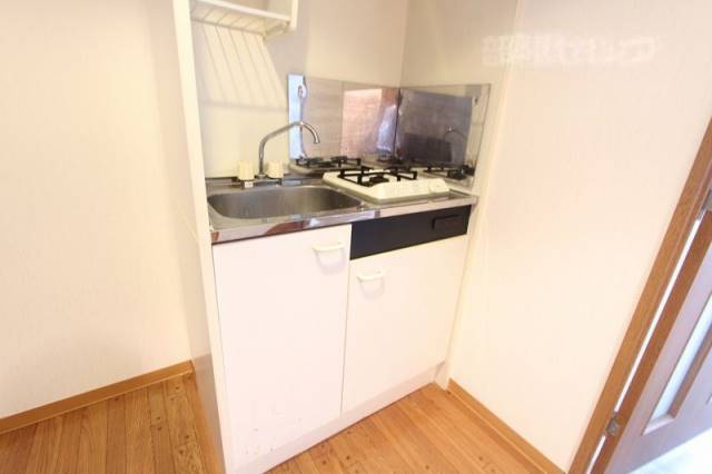 キッチン　３０６号室内装写真参照