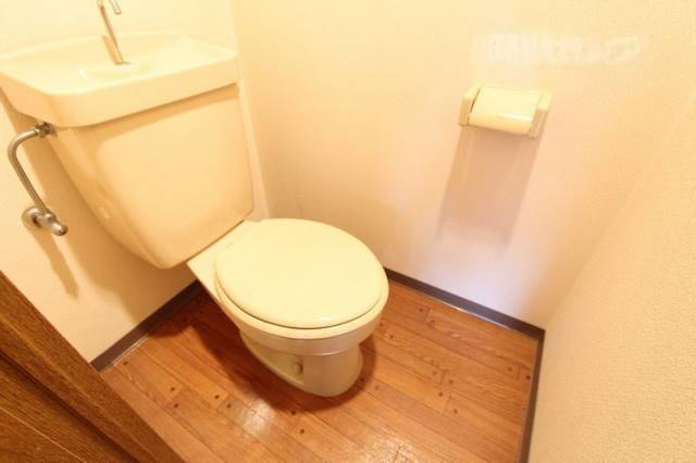 トイレ　３０６号室内装写真参照