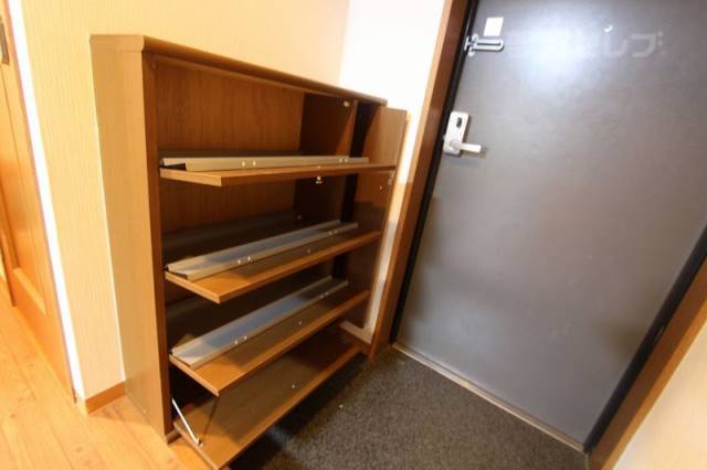 収納　３０６号室内装写真参照