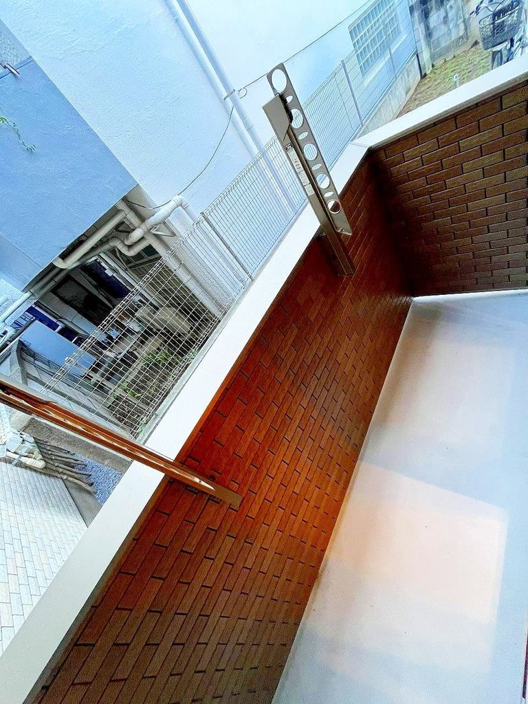 バルコニー　駐車場