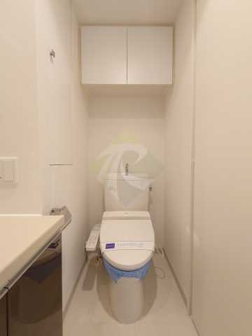 トイレ　レジディア中落合　B棟