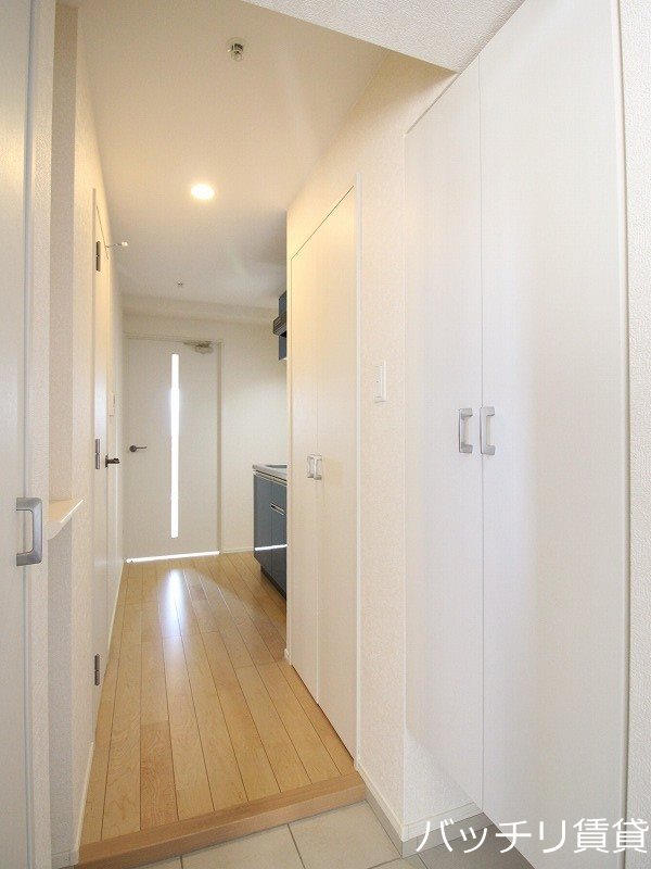 玄関　別部屋の為、現状優先