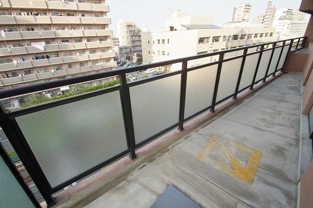 バルコニー　お洗濯物はこちらでどうぞ