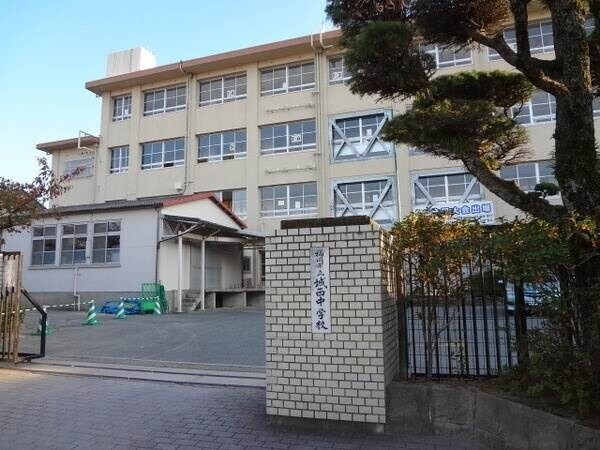 中学校　福岡市立城西中学校（中学校）まで400m