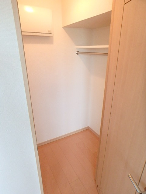 収納　ウォークインクローゼット