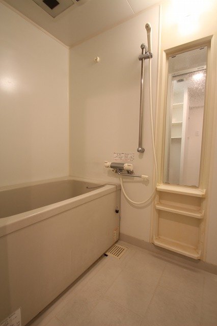バス・シャワールーム　同物件別号室の写真です。