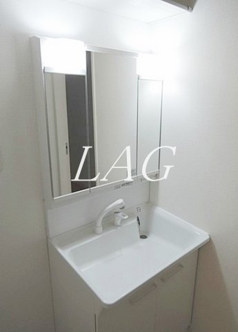 洗面設備　独立洗面台です。