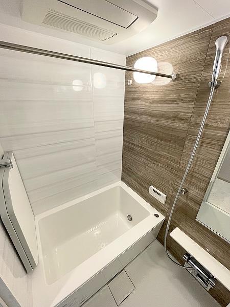 バス・シャワールーム　追い焚き・浴室乾燥機能付き