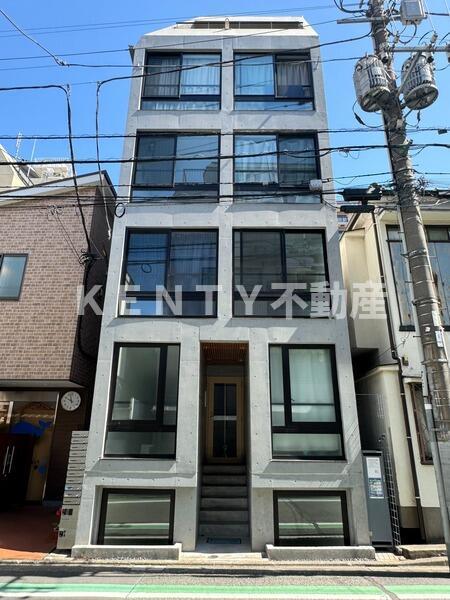 建物外観　外観は落ち着いています