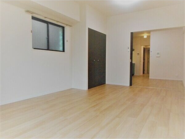 居室・リビング　初期費用分割可★ご希望の場所まで無料送迎サービス付♪