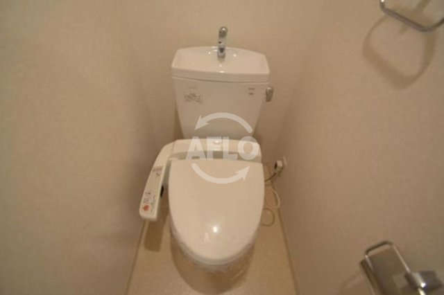 トイレ　ミュプレ北浜　温水洗浄便座