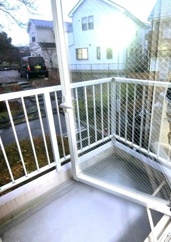 バルコニー　バルコニーは南西向きなので、お洗濯物はお昼からでも乾きそう♪