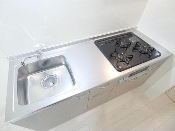 キッチン　作業台との一体感が嬉しいシステムキッチン付きです♪