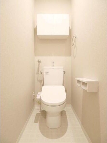 トイレ　嬉しいウォシュレット付きのトイレ！便座温かいですよ♪