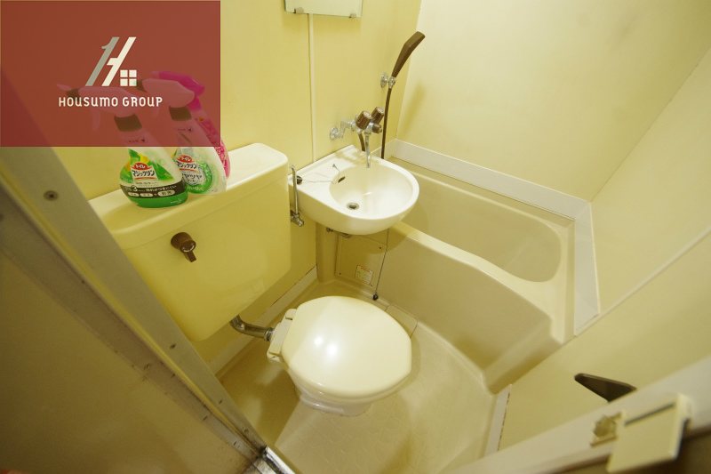 バス・シャワールーム　落ち着いた空間のお風呂です