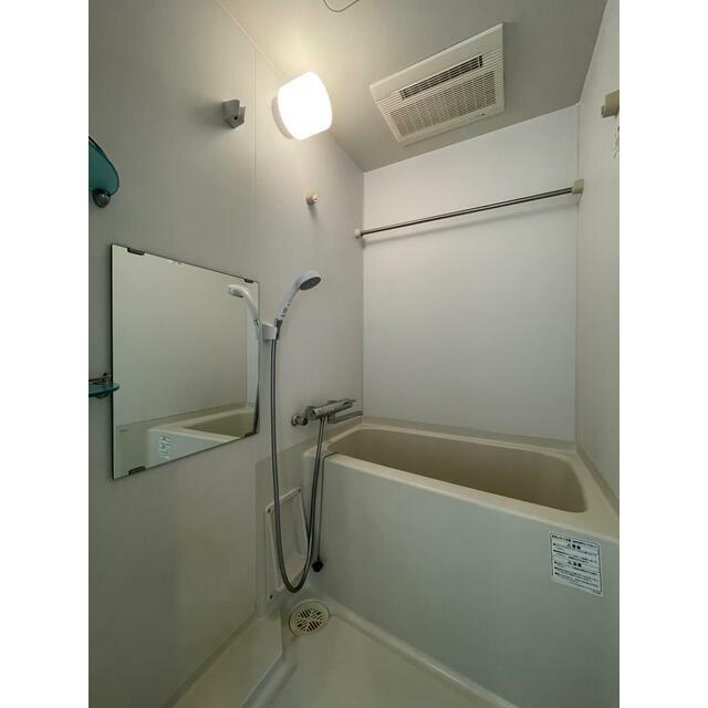 バス・シャワールーム　お風呂です