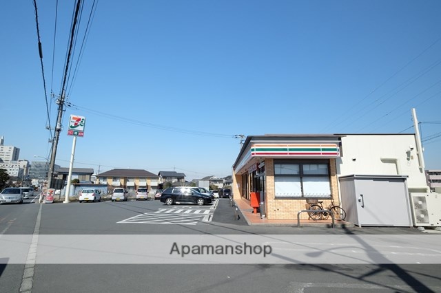 コンビニ　セブンイレブン（コンビニ）まで887m