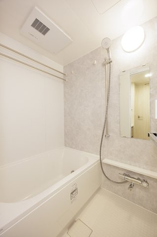 バス・シャワールーム　※写真は同タイプ住戸です。