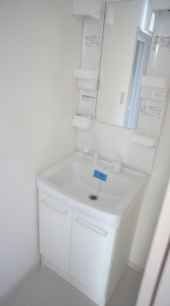 洗面設備　コンパクトで使いやすい洗面所