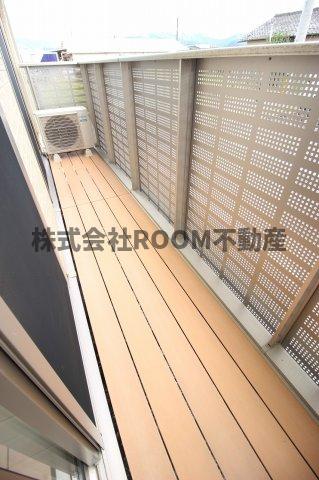 バルコニー　陽当たり良好なバルコニーです