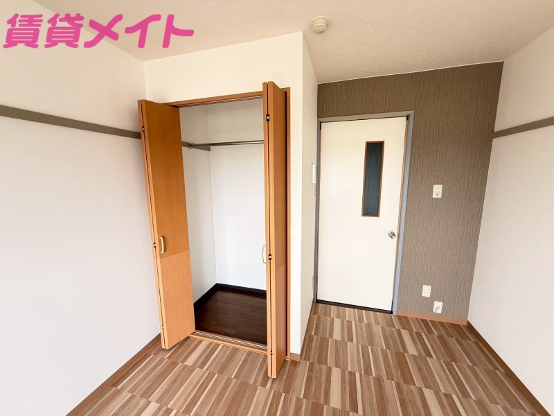 収納　同型参考写真