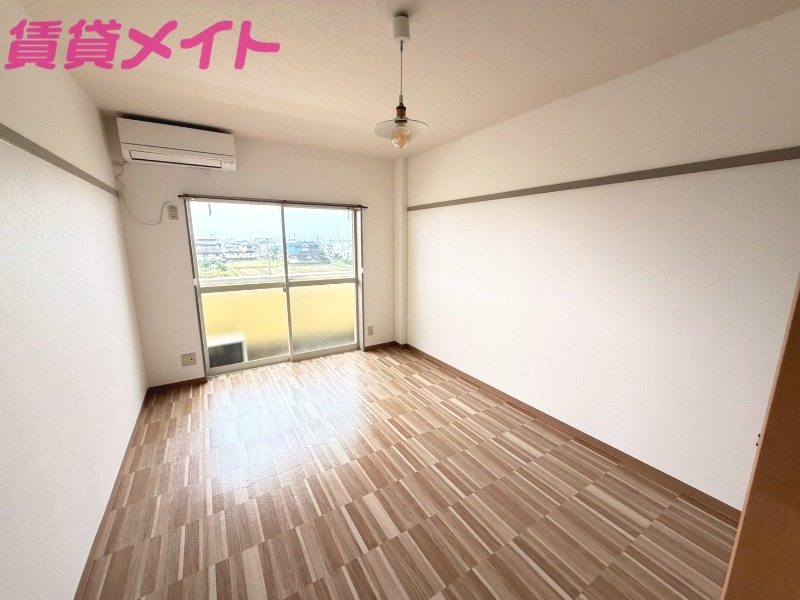 居室・リビング　同型参考写真