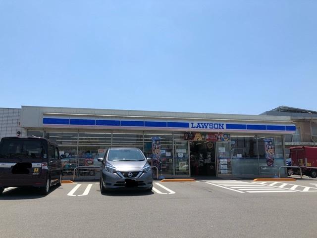 コンビニ　ローソン新田西店（コンビニ）まで550m