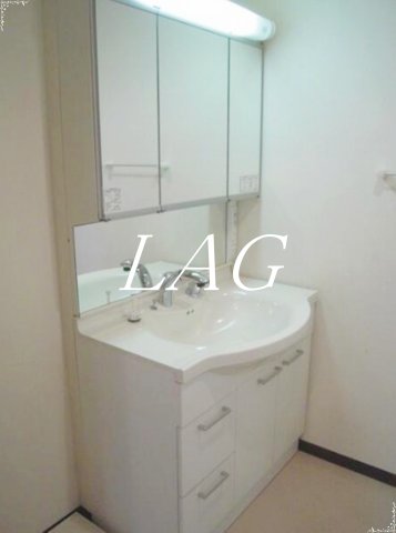 洗面設備　独立洗面台です。