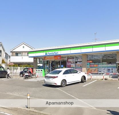 コンビニ　ファミリーマート（コンビニ）まで4450m