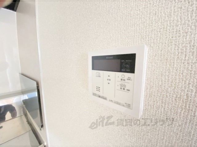 その他設備　給湯器リモコン