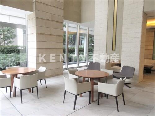 ロビー　建物の内部です