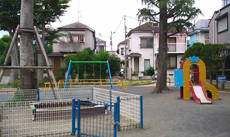 公園　経堂けやき公園（公園）まで1231m