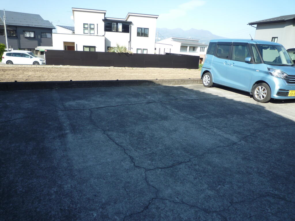 駐車場　２台