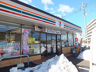 コンビニ　セブンイレブン（コンビニ）まで250m