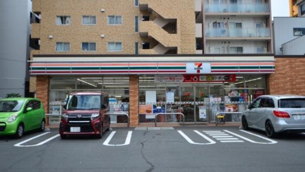 コンビニ　セブンイレブン 横浜吉野町駅前店（コンビニ）まで216m